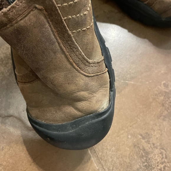 Keen Boy’s Brixen Waterproof Slip on Mules - Picture 6 of 9